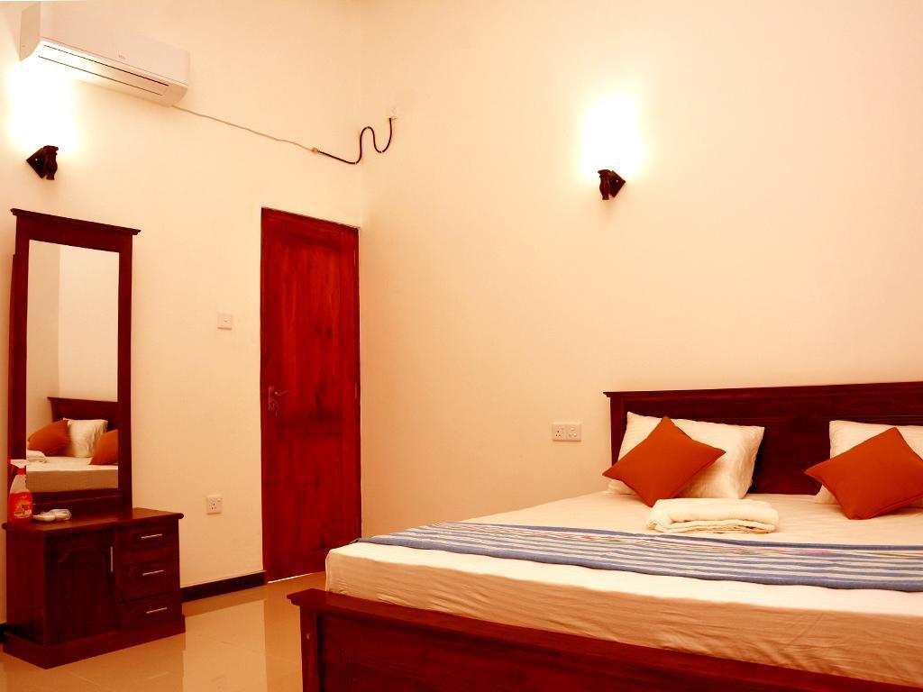 Reshani Guest House Negombo Exterior photo