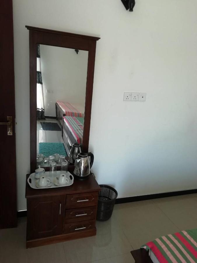 Reshani Guest House Negombo Exterior photo